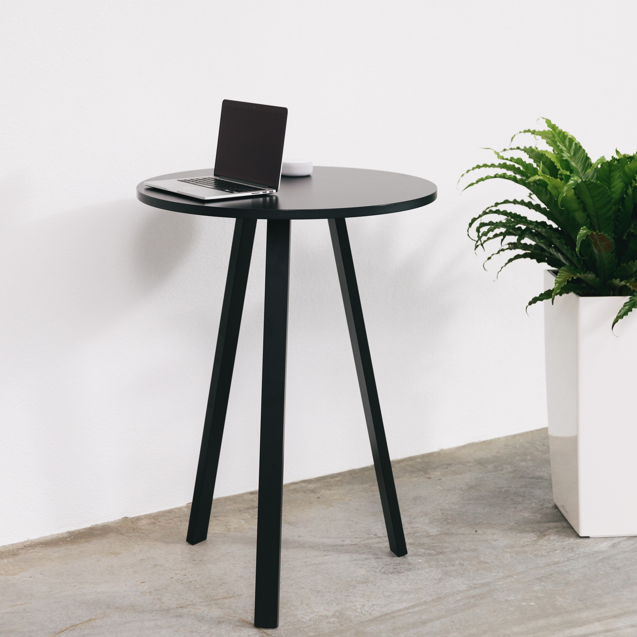 Beistelltisch Dreibein, Metallgestell schwarz