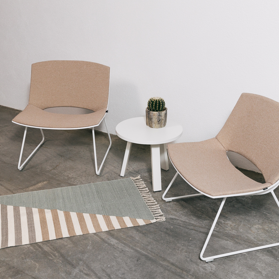 Beistelltisch Dreibein, Metallgestell weiß